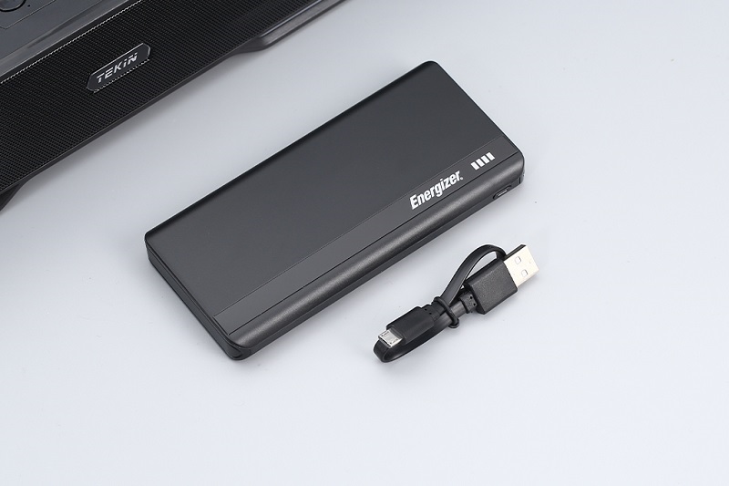 Với 2 cổng ra USB cung cấp nguồn điện 5V - 2.1A cho bạn nạp pin nhanh đầy